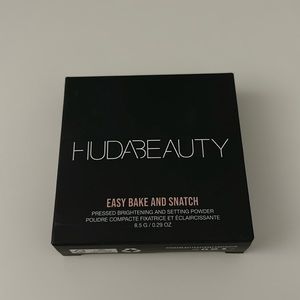 Huda beauty easy bake and snatch. brightening and setting powder pound cake